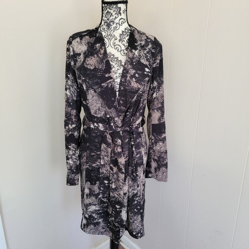 Aritzia Babaton Quincey Abstract‎ Tie-front Trench Coat